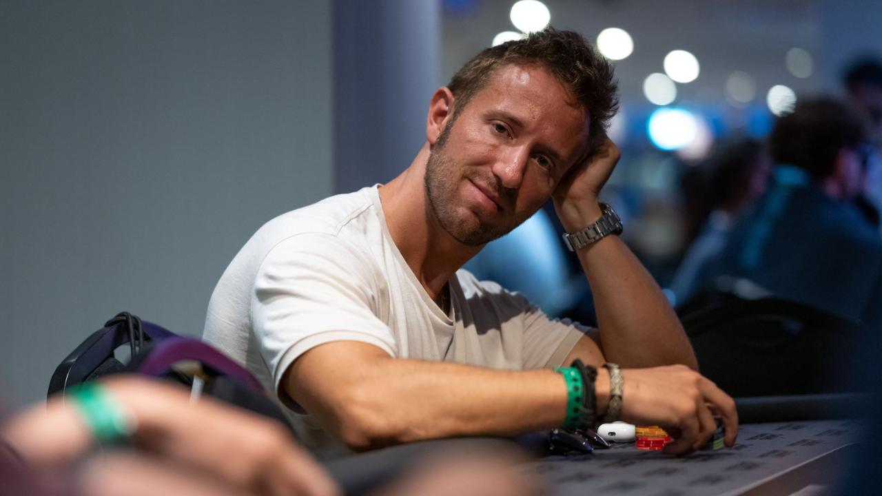 ¡Triple Up para Adriá Colomina en el ESPT Día 1A! 