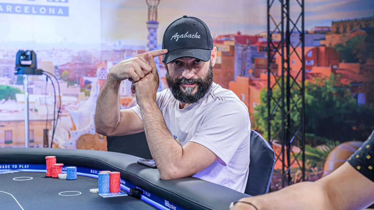Gerard Carbó se lleva por delante a José González en 11ª posición