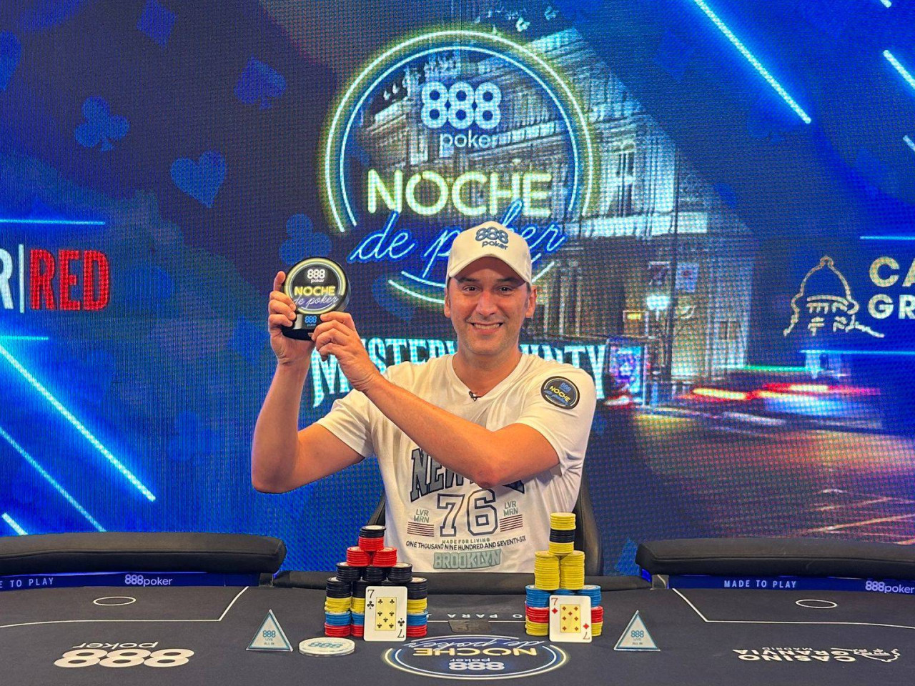 Alberto Reyes se proclama campeón de Noche de Poker