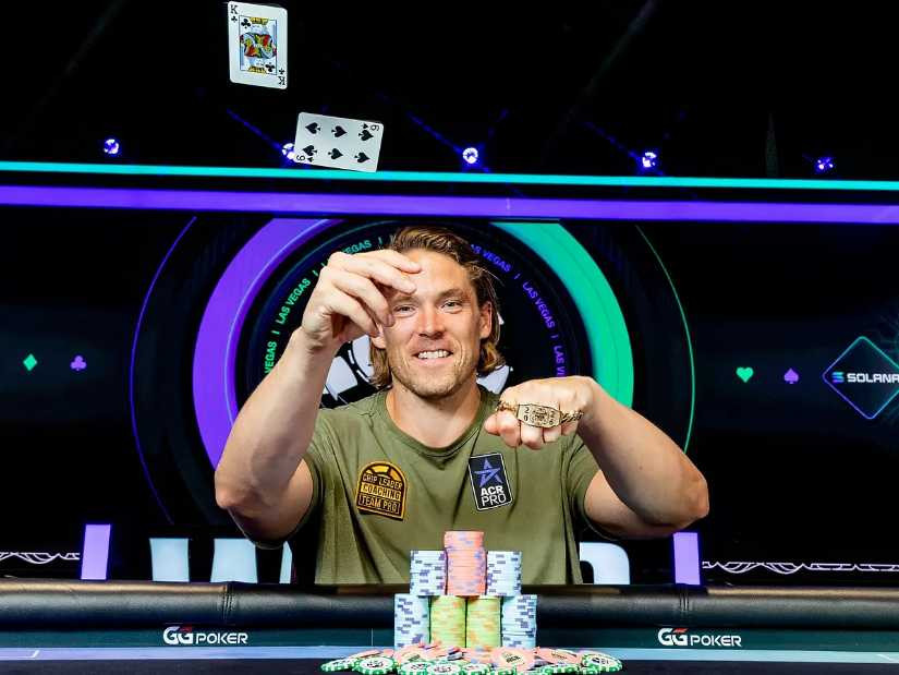 Alex Foxen conquista su cuarto brazalete de las WSOP en el $10k Super Turbo Bounty